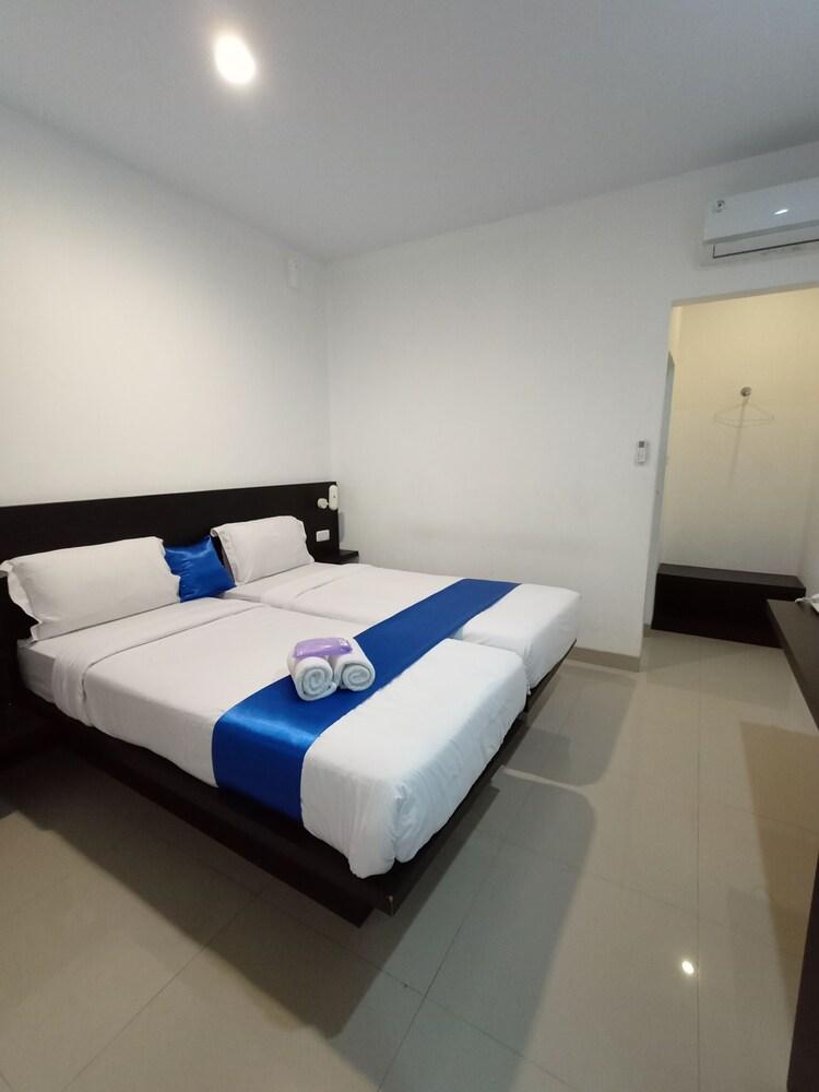 Puri Maju Room Type - Deluxe Twin Room