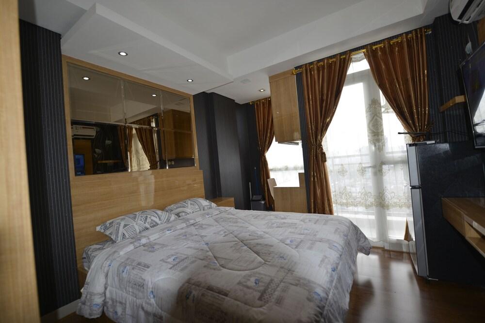Clean & Compact Room at Elpis sun rise view - Tap to explore photos