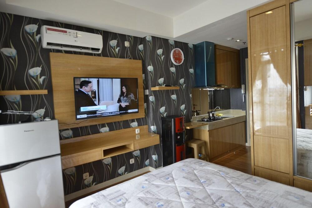 Clean & Compact Room at Elpis sun rise view - Tap to explore photos
