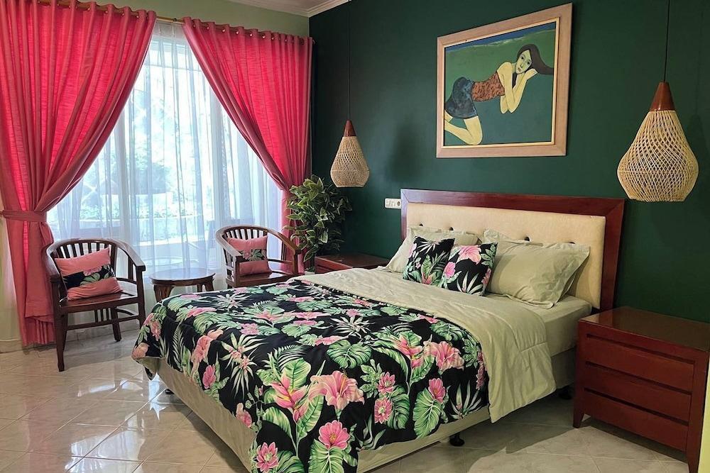 Puri Sawo Manila Room Type - Deluxe Double Room
