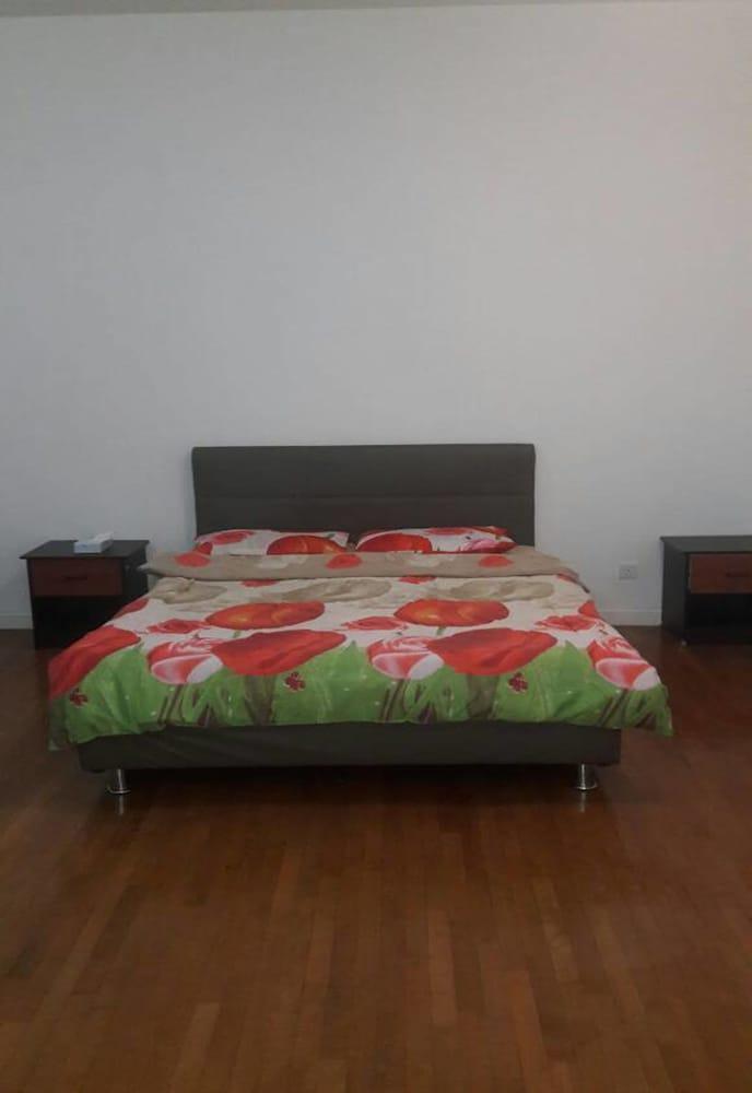 NS Elegant Dwelling Idaman Residence