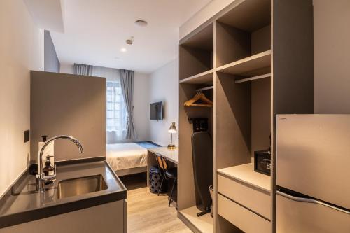 Heritage Collection on Boat Quay - Quayside Wing - Mobile App Check-In - Tap to explore photos