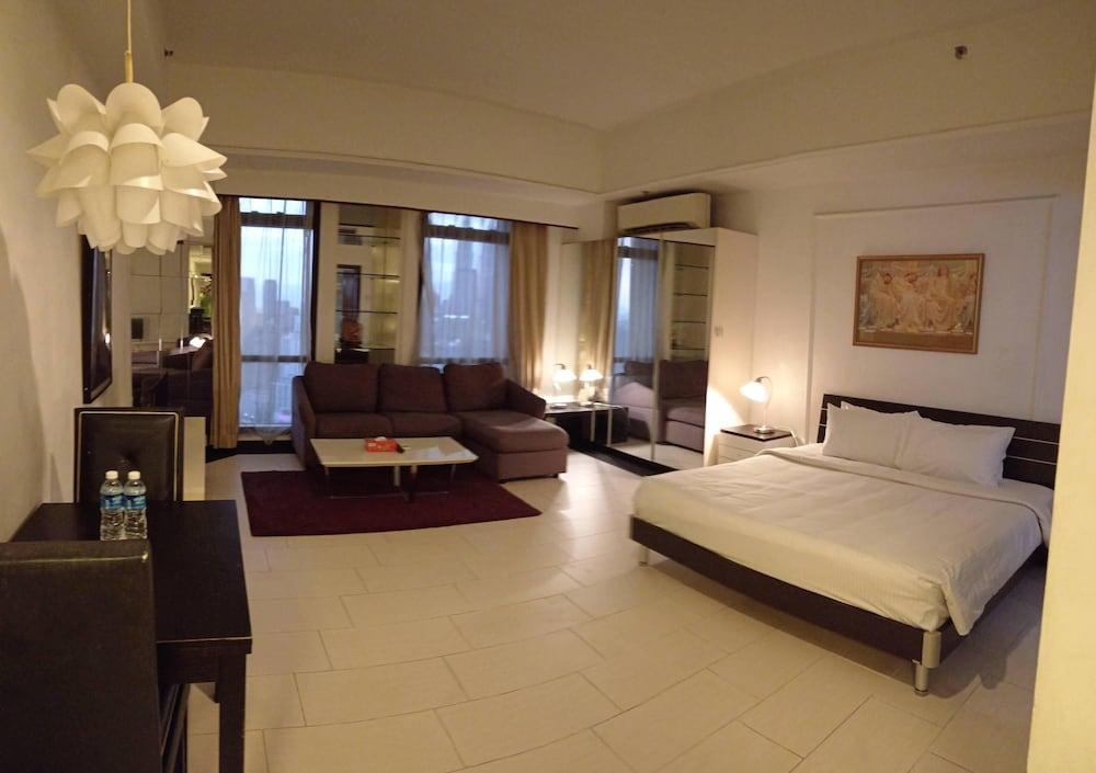 Famous Service Suites at Times Square Room Type - Standard Apartment