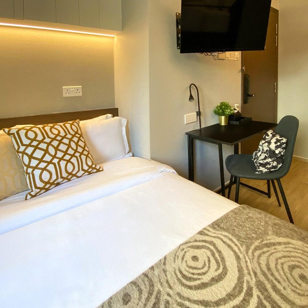 ST Signature Bugis Beach, SHORT OVERNIGHT, 8 hours: 11PM-7AM - Tap to explore photos