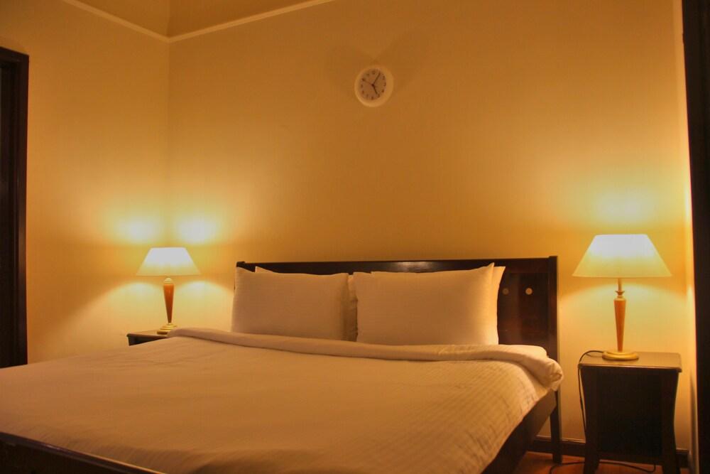 Garden Service Suites at Times Square Room Type - Superior Room