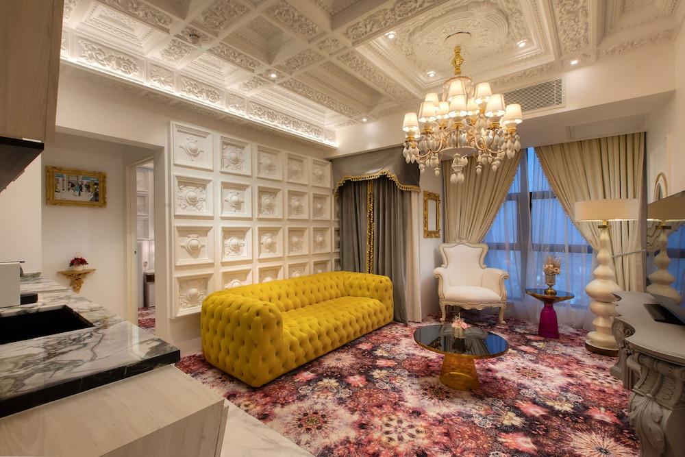 Arte By Thomas Chan Room Type - LOUIS V