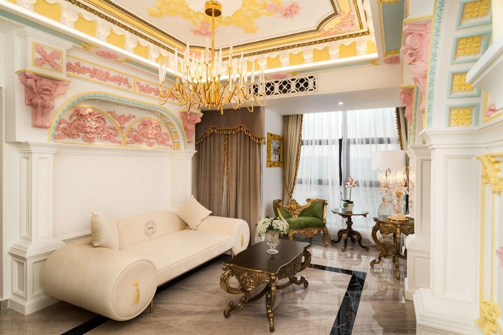 Arte By Thomas Chan Room Type - ARTISAN OPAL