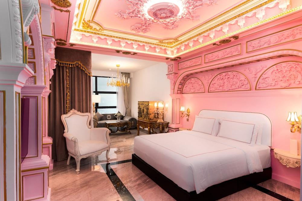 Arte By Thomas Chan Room Type - Artisan Ruby