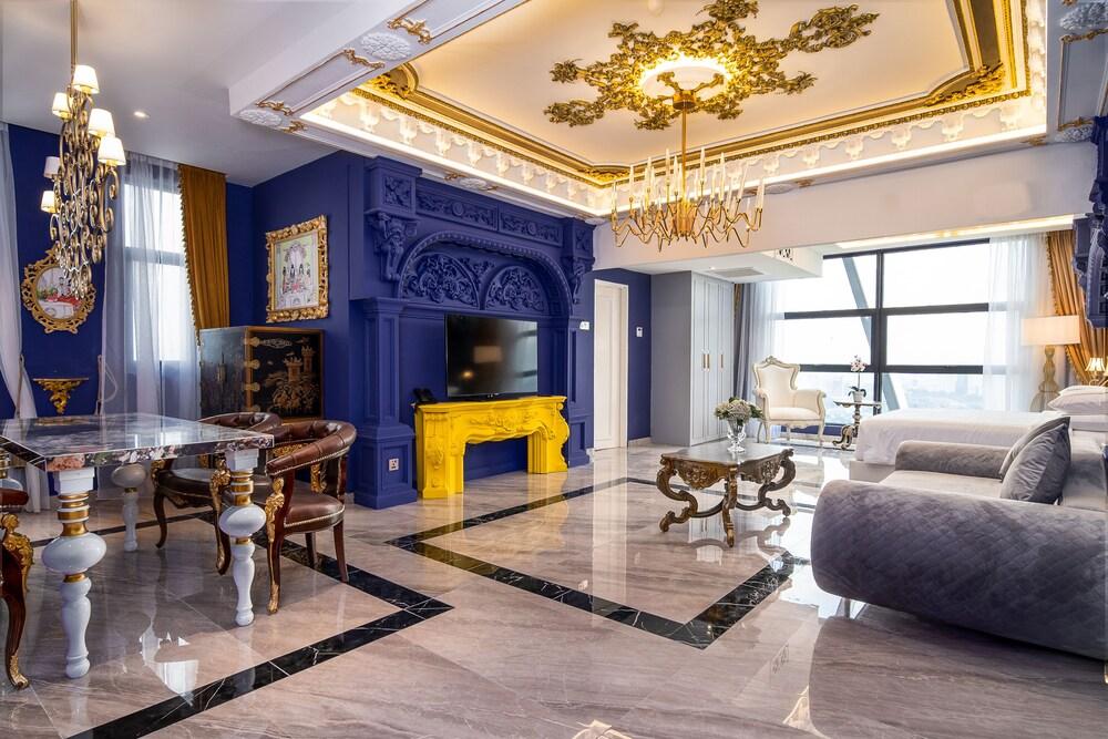 Arte By Thomas Chan Room Type - ARTISAN SAPPHIRE
