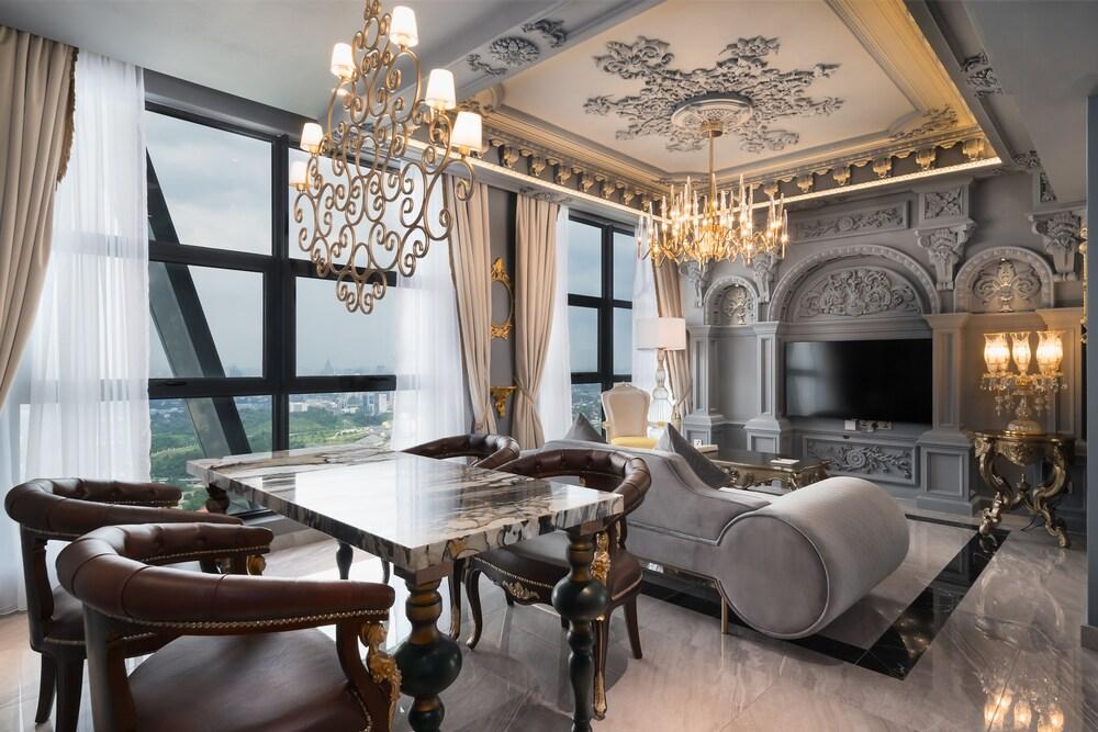 Arte By Thomas Chan Room Type - PALATIAL NOIRE II