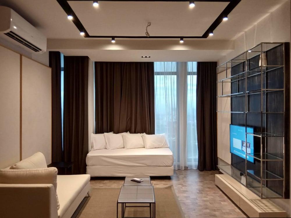 Expressionz Professional Suites by iHost Homes 2 - Tap to explore photos