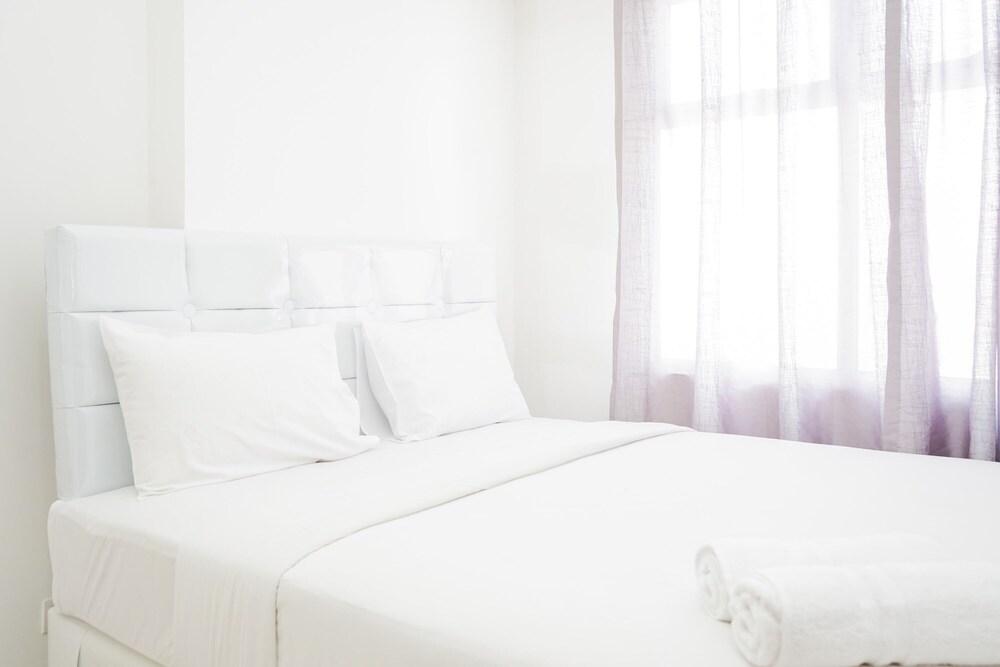 Comfortable 1BR Apartment at Vittoria Residence