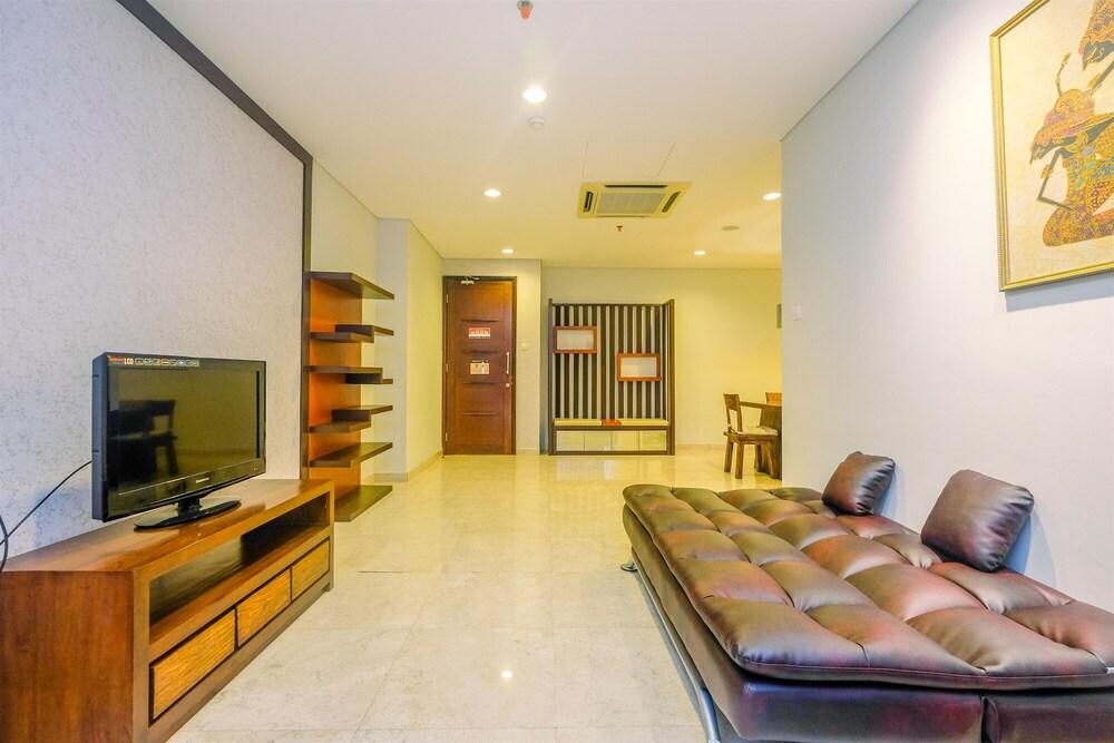 Great Choice and Spacious 3BR at The Empyreal Apartment - Tap to explore photos