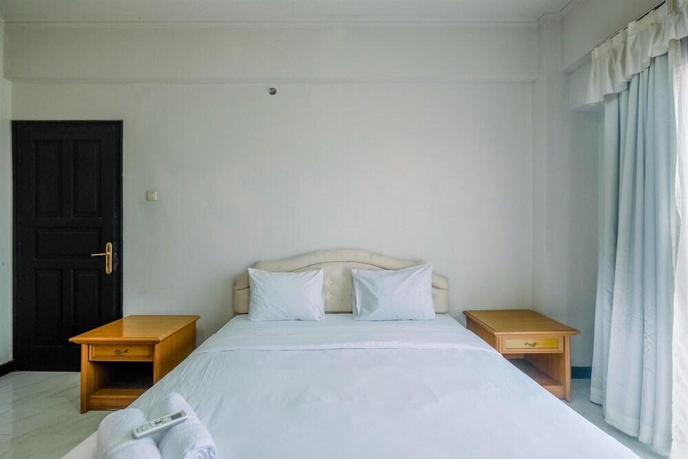 Homey and Spacious 3BR Kondominium Juanda Apartment - Tap to explore photos