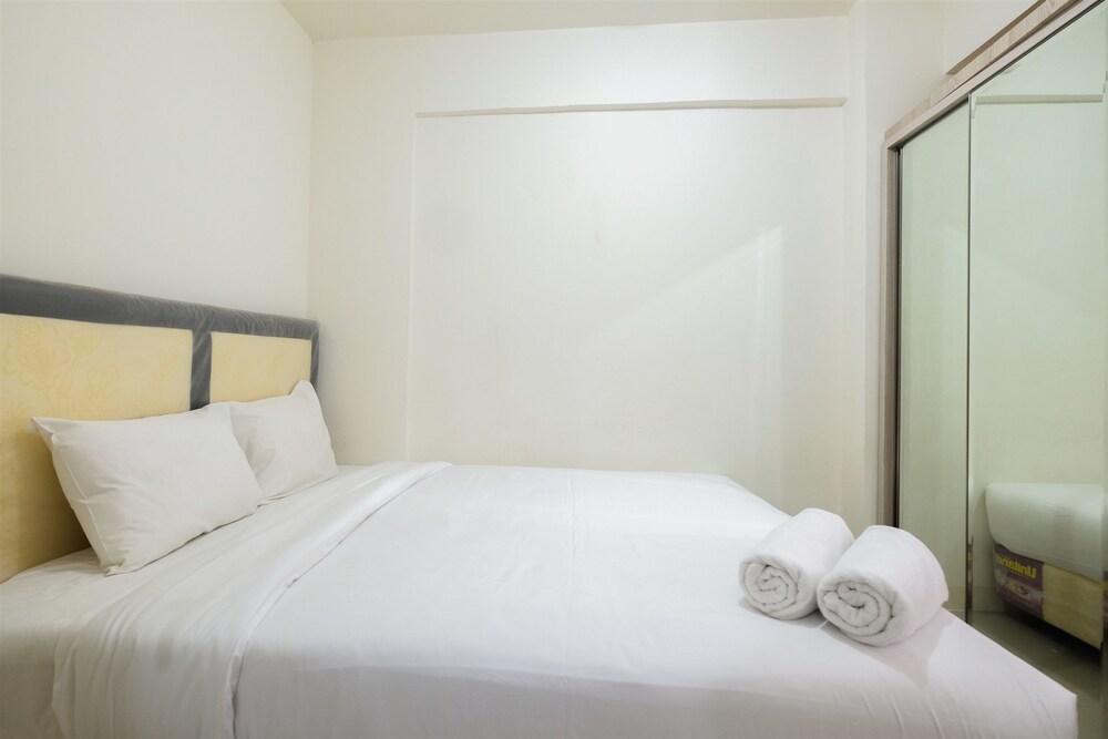 Comfortable 2BR Green Pramuka Apartment Room Type - Room