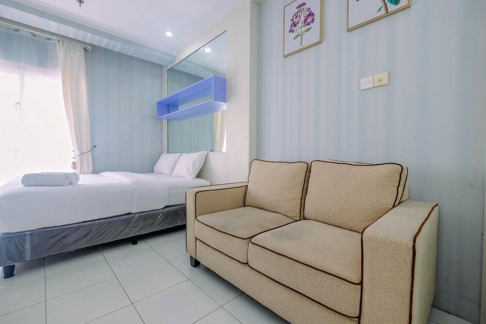 Comfortable Signature Park Tebet Studio Apartment - Tap to explore photos