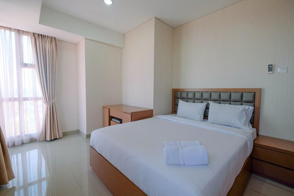 Modern and Cozy 2BR Royal Olive Apartment Room Type - Room