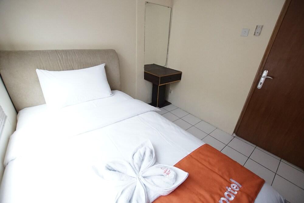 Apartement Laguna Pluit Lt.26 - Tap to explore photos