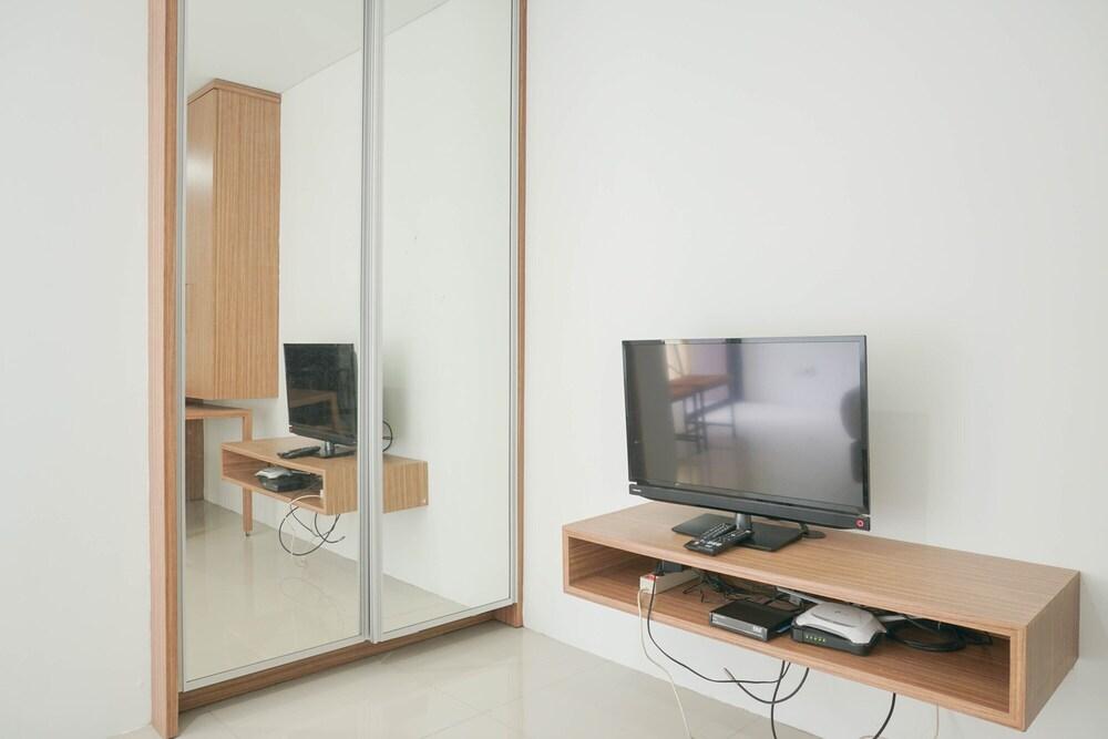 Comfort and Simply Studio Tamansari Semanggi Apartment - Tap to explore photos