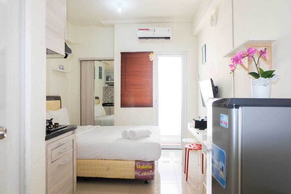 Cozy Studio Apartment Connected to Mall at Green Pramuka - Tap to explore photos
