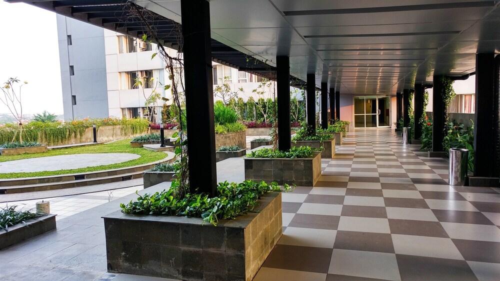 Spacious and Comfy 2BR Nifarro Park Apartment