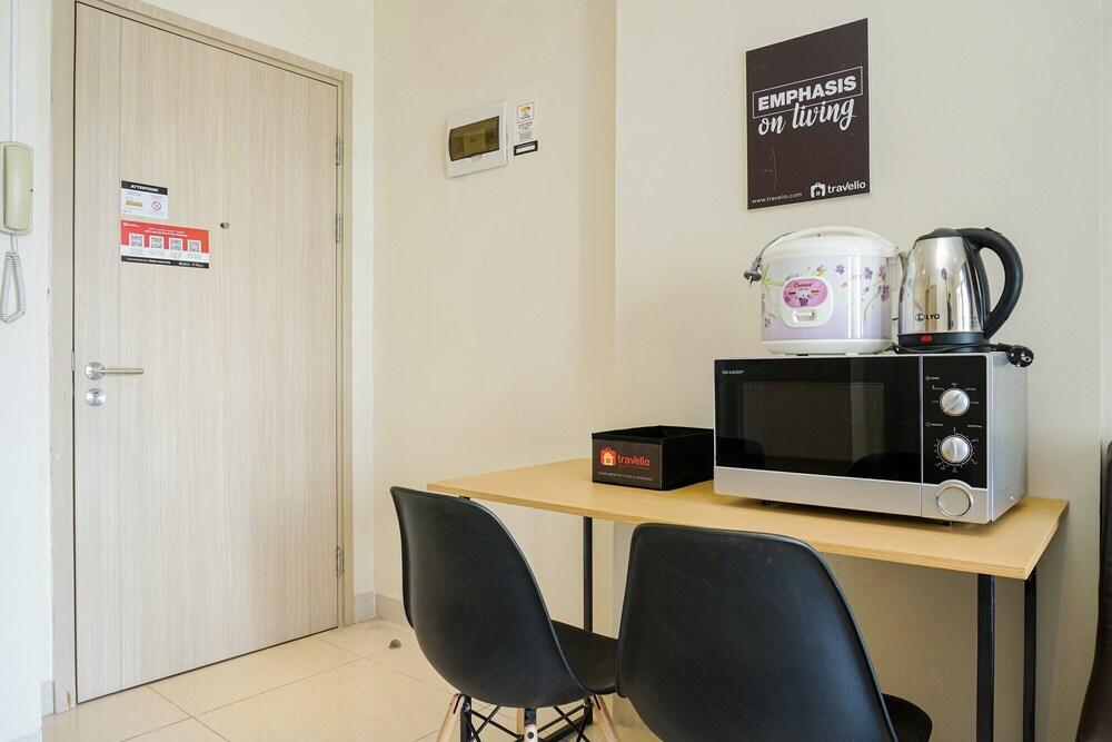 Strategic 2BR Elpis Apartment near Mangga Dua and Ancol - Tap to explore photos