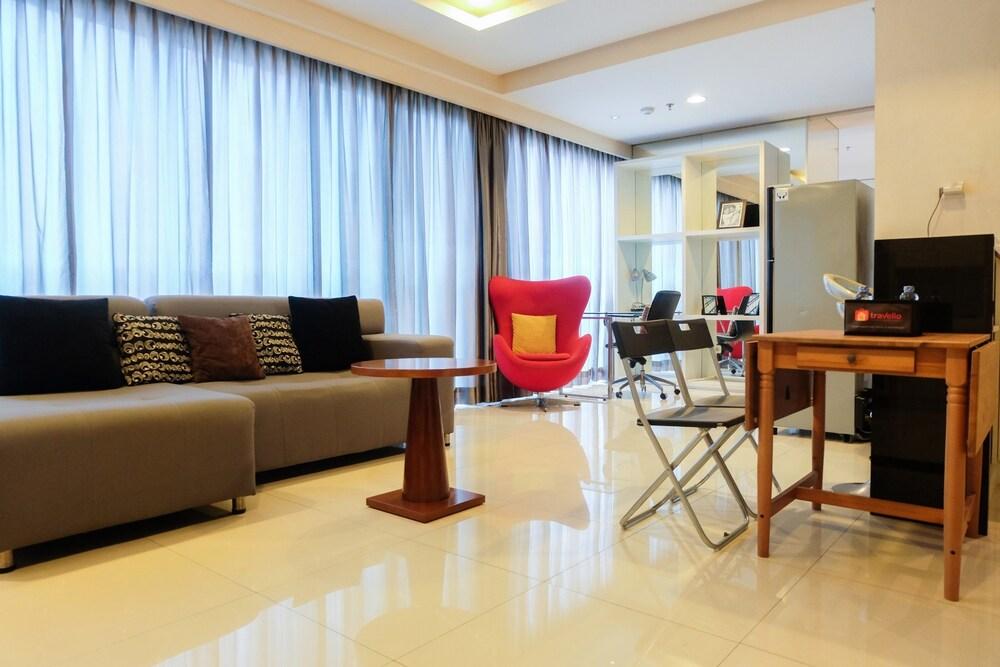 Spacious Studio Apartment The Mansion At Kemang - Tap to explore photos