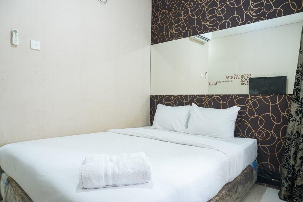 Elegant Studio Apartment at Nifarro Park - Tap to explore photos