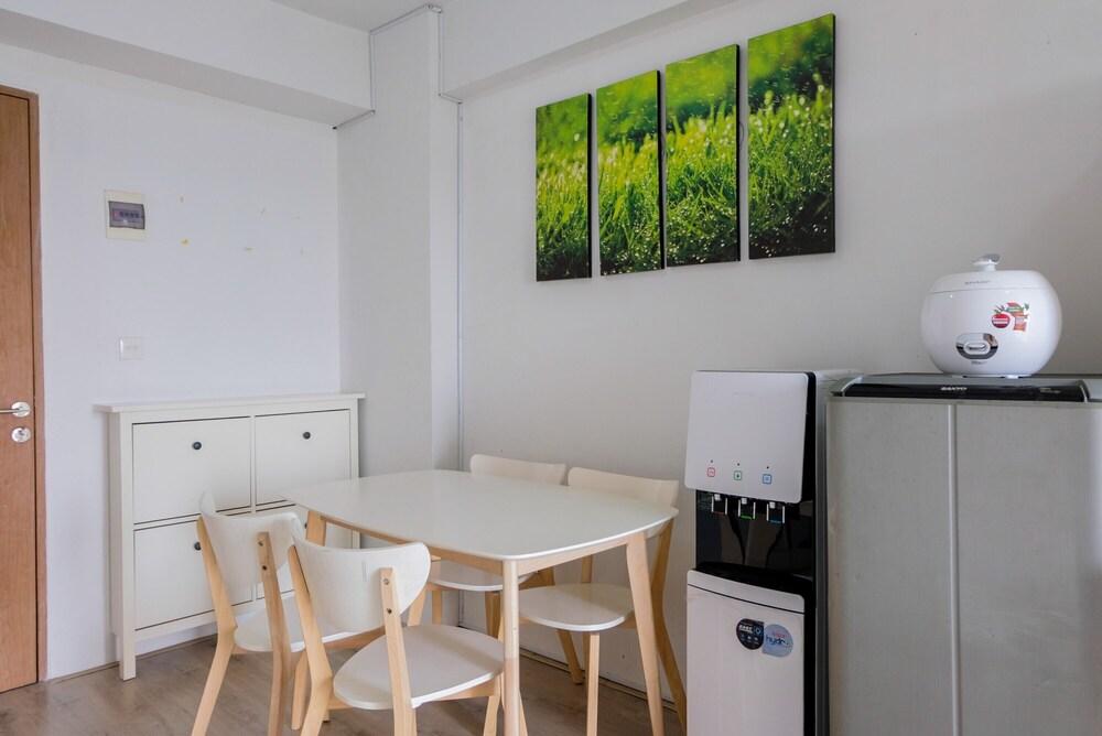 Cozy and Elegant Studio Bintaro Park View Apartment - Tap to explore photos