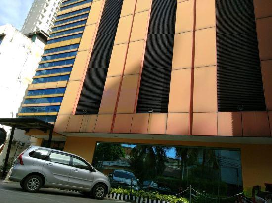 Hotel Mirah - Tap to explore photos