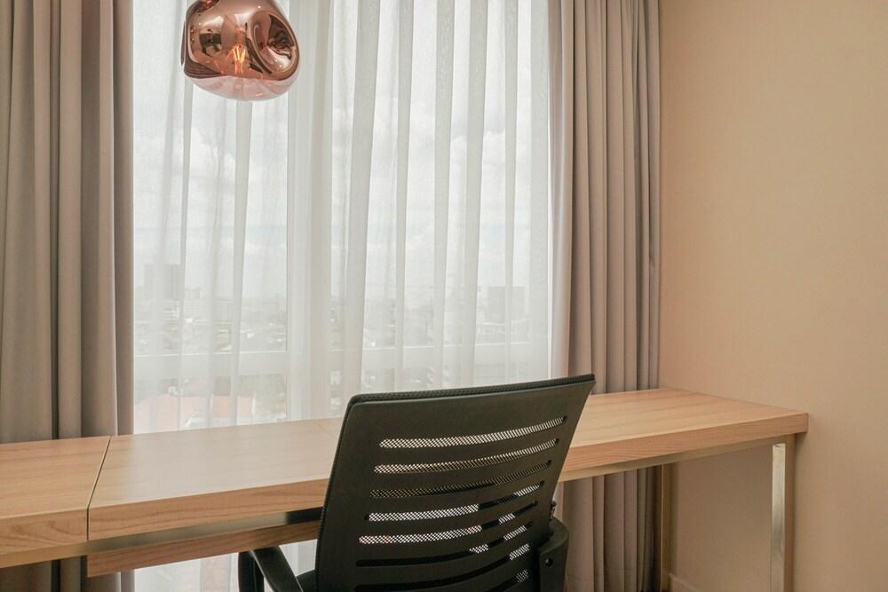 Fabulous Menteng Park Studio Apartment - Tap to explore photos