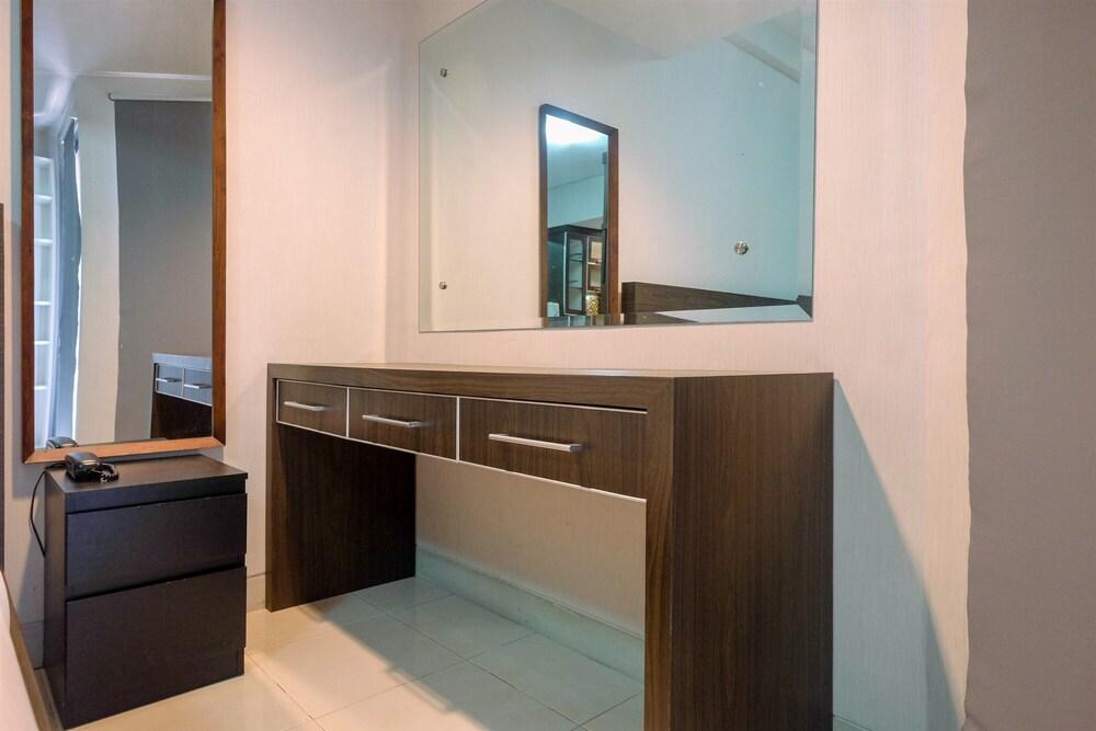 Elegant and Comfy Studio Apartment Tamansari Sudirman - Tap to explore photos