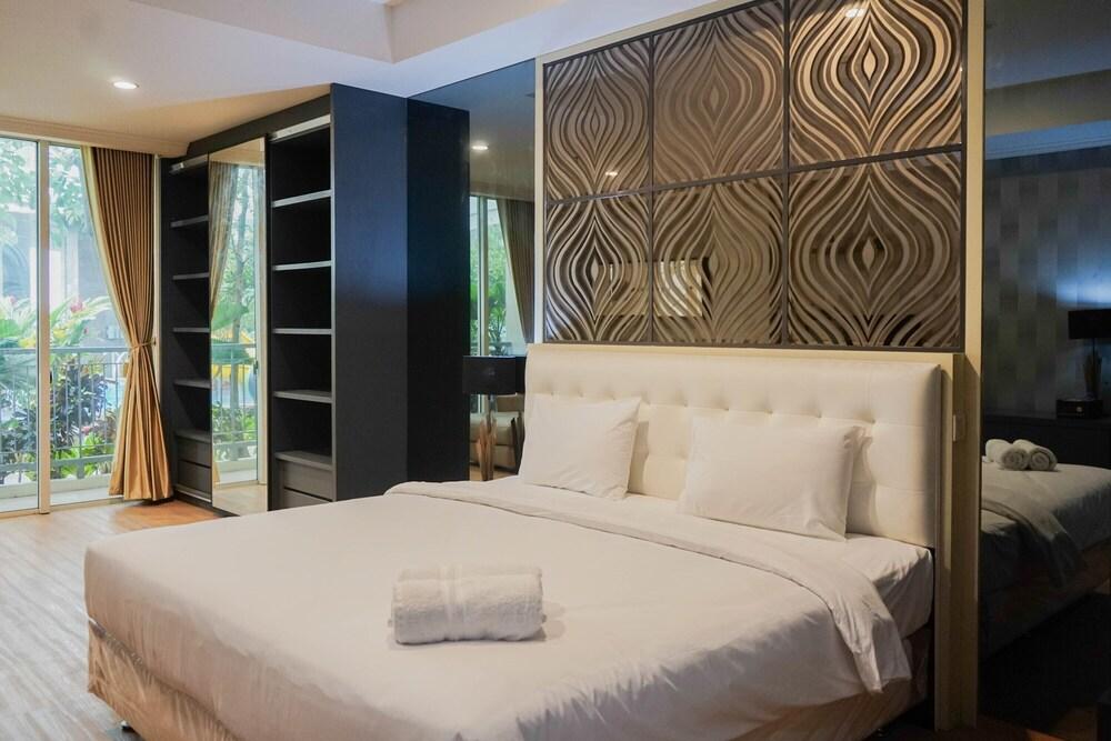 Spacious Studio with Sofa Bed @ Ancol Mansion Apartment - Tap to explore photos