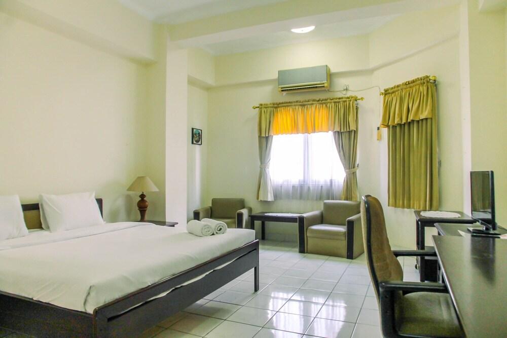 Comfy Studio at Menara Kondominium Kelapa Gading Apartment Room Type - Room