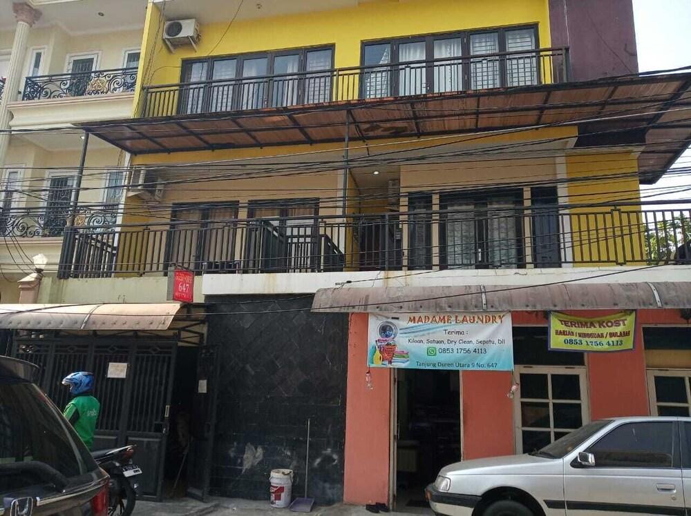 Guest House 647 Tanjung Duren Utara - Tap to explore photos