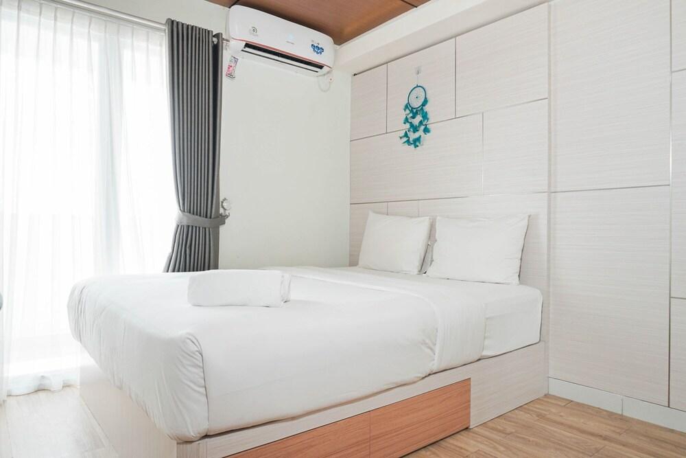 Modern Studio with City View Amethyst Apartment Room Type - Room