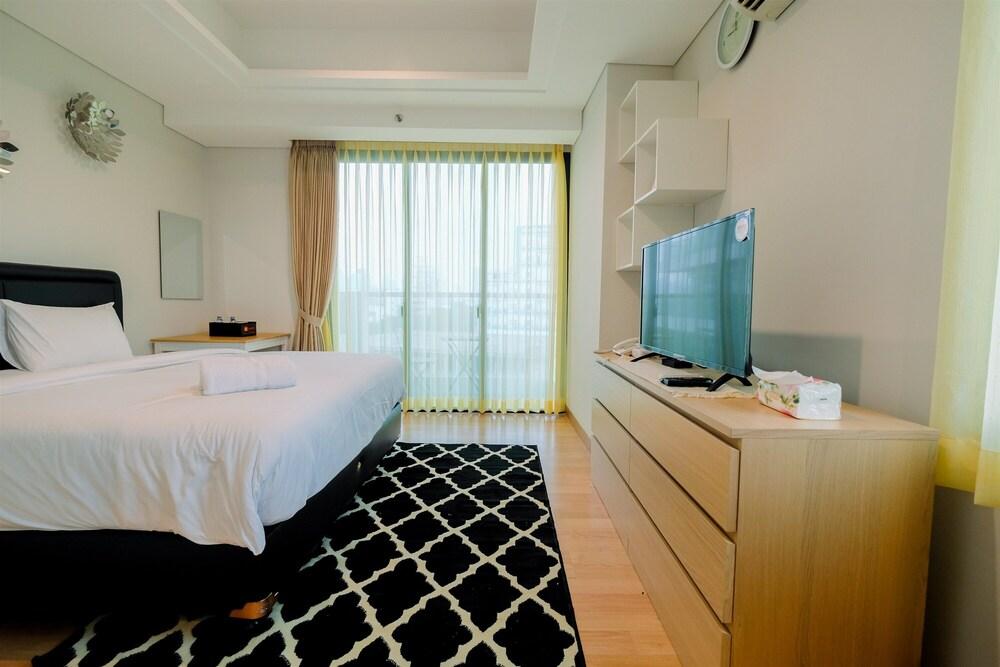 Monas View Studio Apartment at Capitol Suites - Tap to explore photos