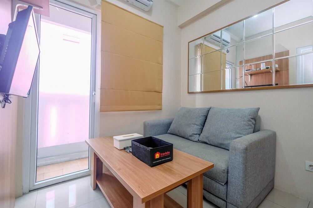 Trendy Connecting Mall 2BR Green Pramuka Apartment - Tap to explore photos