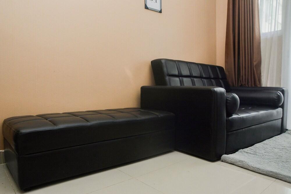 Cozy Room 1BR Gray Tower Sentra Timur Apartment - Tap to explore photos