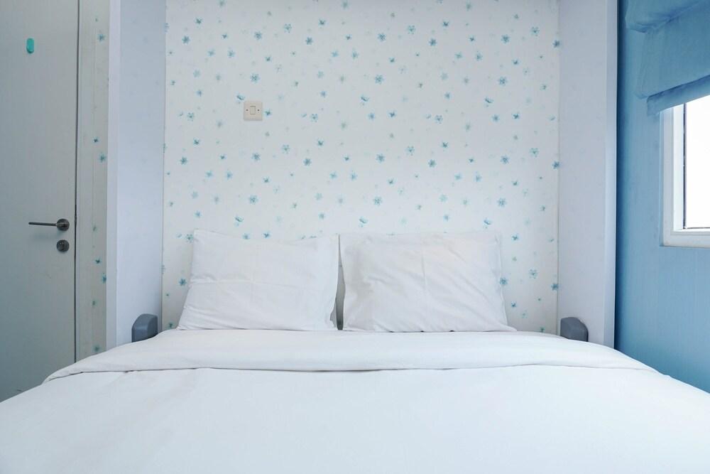 Best Comfy and Modern 2BR Green Pramuka Apartment - Tap to explore photos