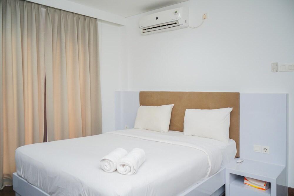 Homey and Modern Tamansari Semanggi 2BR Apartment - Tap to explore photos