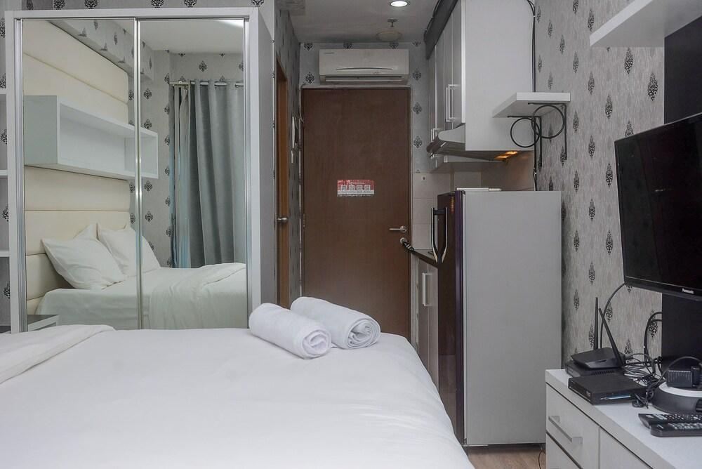 Comfort with City View Studio Tifolia Apartment - Tap to explore photos