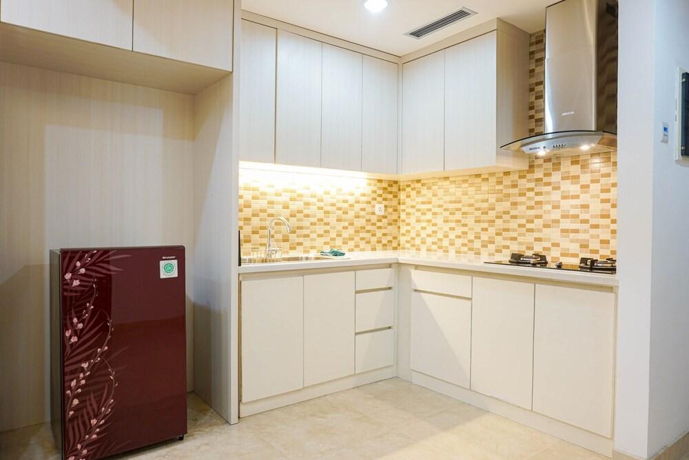 Cozy 1BR Royale Springhill Apartment with City View - Tap to explore photos