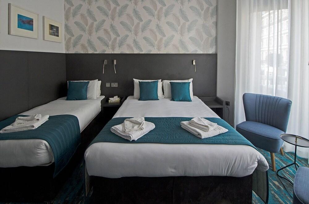 Commodore Hotel Room Type - Executive Triple Room, Multiple Beds