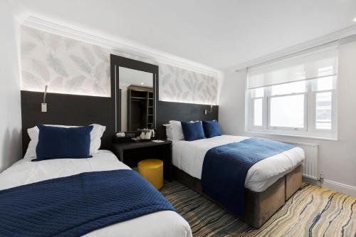 Commodore Hotel Room Type - Executive Triple Room Commodore Hotel Room Type - Executive Triple Room