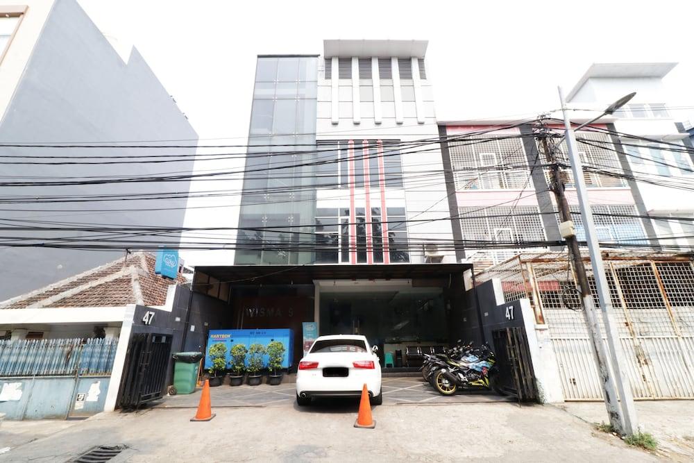 Wisma 9 Jakarta - Tap to explore photos
