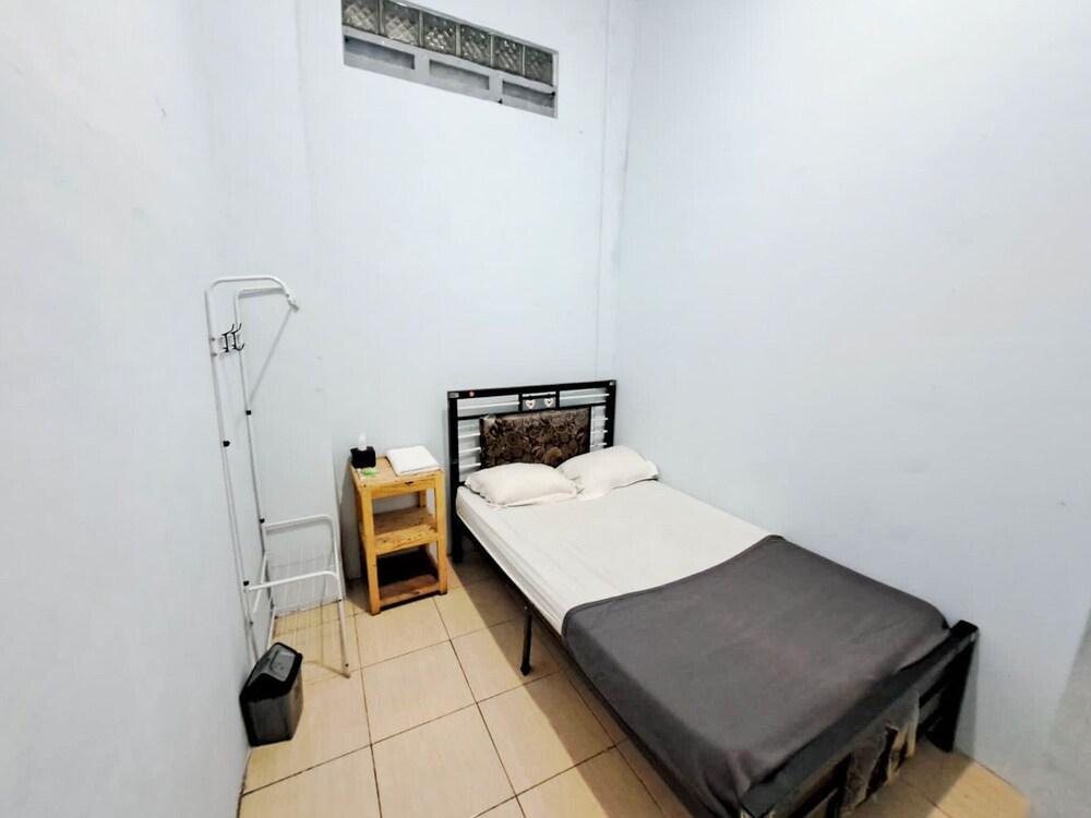 Hotel Dinar Family Room Type - Standard Single Room
