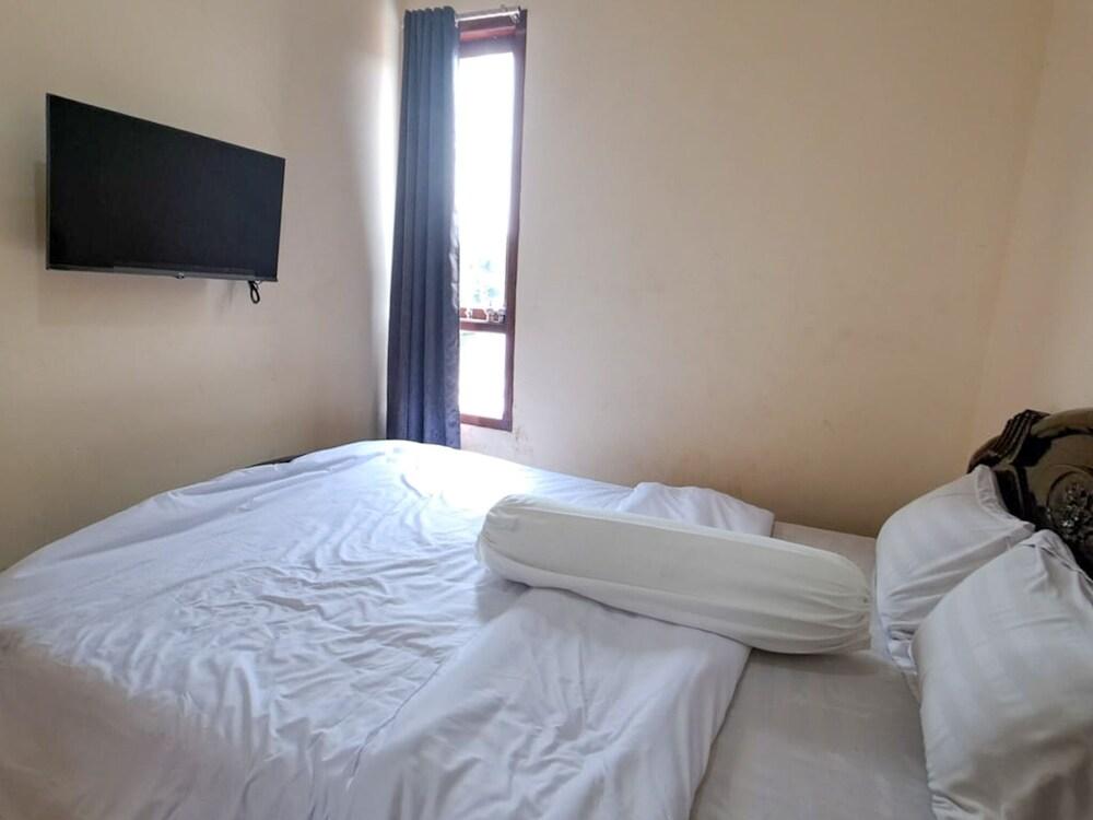 Hotel Dinar Family Room Type - Deluxe Single Room