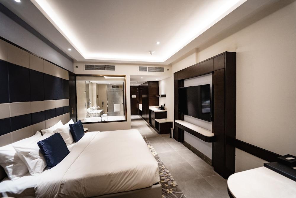 Ramee Dream Hotel Downtown Room Type - Luxury King Suite With Living Room- Canal View Ramee Dream Hotel Downtown Room Type - Luxury King Suite With Living Room- Canal View