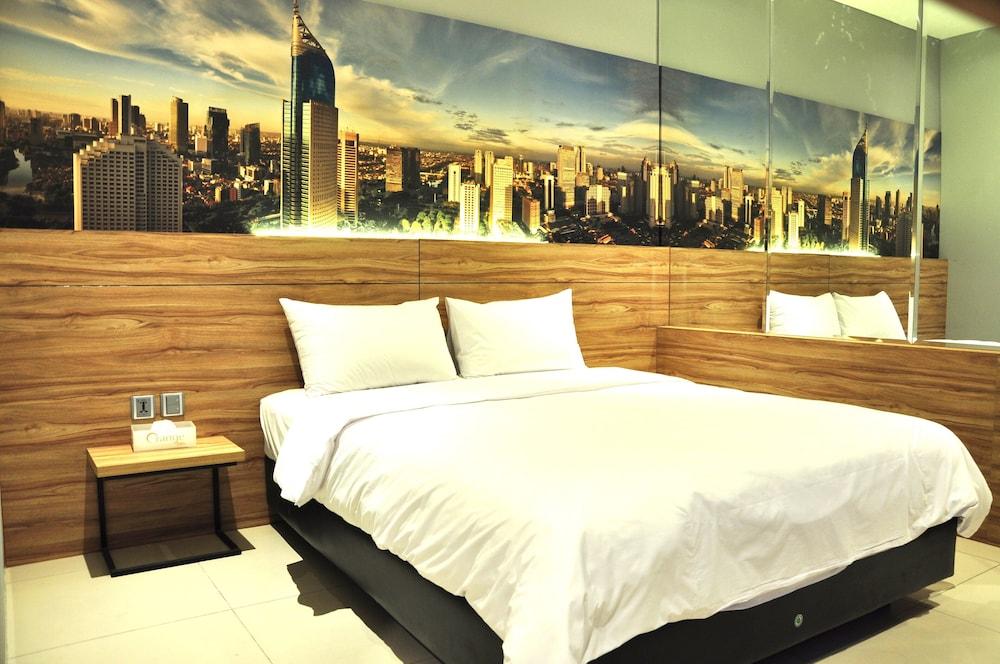 Orange Inn Hotel Mangga Besar Room Type - Deluxe Double Room